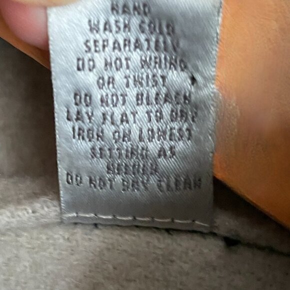 Gorgeous Chico's Short Wool Blend Coat, Size 12 - Picture 10 of 14